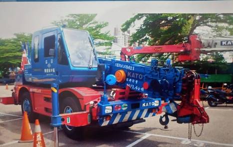 高雄市小港區吊車