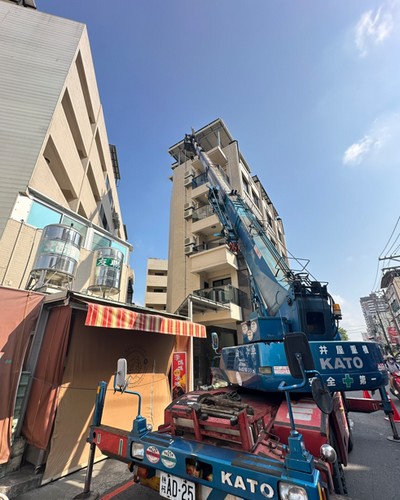 高雄吊掛載具乘坐施工人員, 高雄吊掛載具採光罩施工, 高雄高空作業車吊掛, 高雄楠梓區吊車起重行